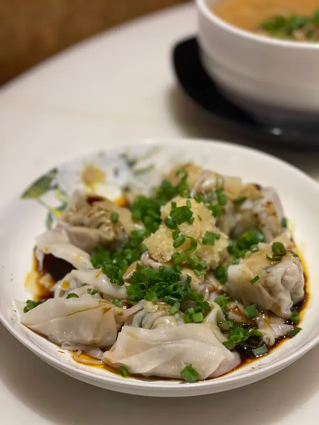 餛飩肉餡豐富彈牙得很