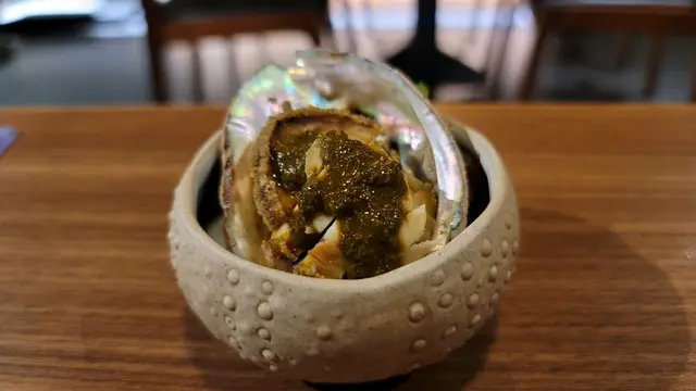 慢煮鮑魚配肝醬