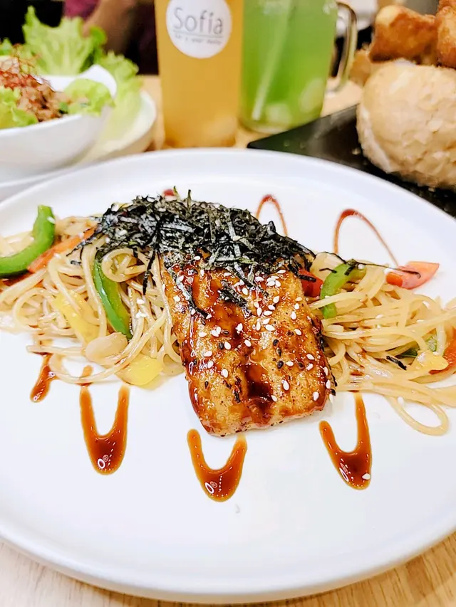 素鰻魚乾炒意粉