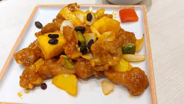 新鮮菠蘿咕嚕肉