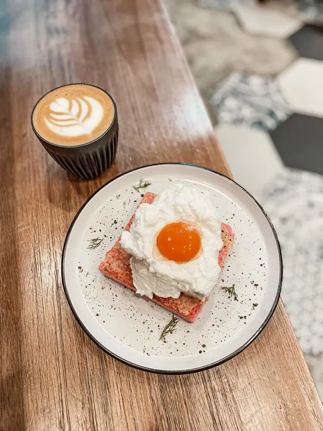 Latte  +  明太子雲蛋多士