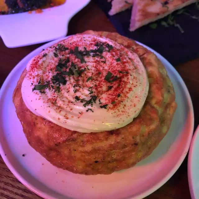 西班牙薯仔蛋餅配日式明太子