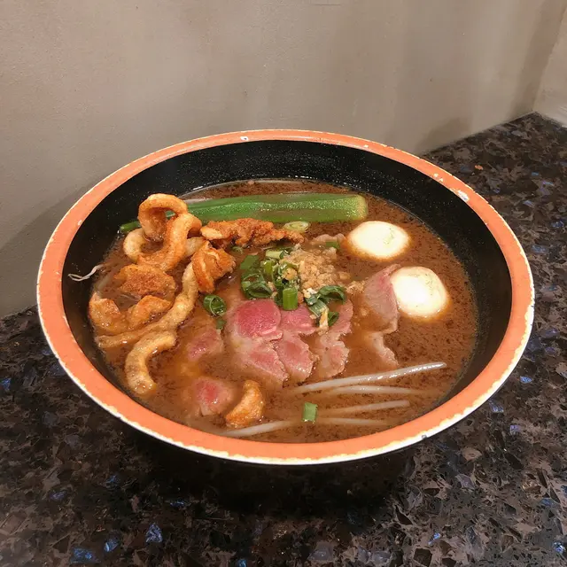 頂級安格斯牛肉.船湯.金邊粉