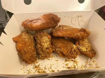 香脆柠檬胡椒鸡翼