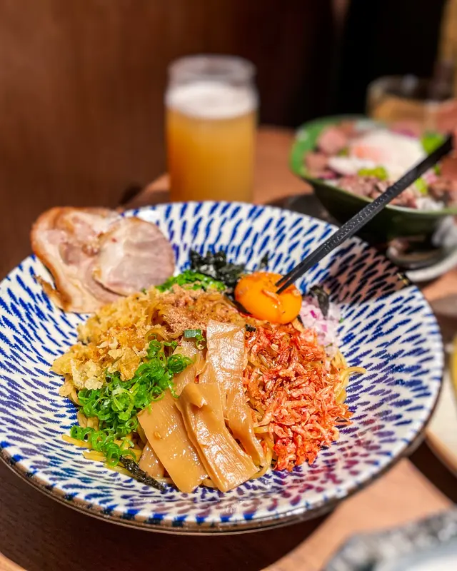 豚肉醬油魚介拌麵