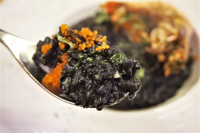 虎蝦墨魚汁意大利飯