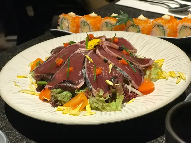 鰹魚新鮮到好似係海掉上嚟即切即食咁新鮮😍全枱人都勁鍾意❤️讚不絕口