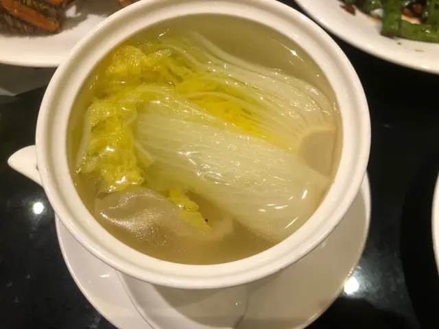 金肘花膠燉津白