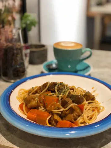 Spaghetti with Red Wine Braised Beef Shanks