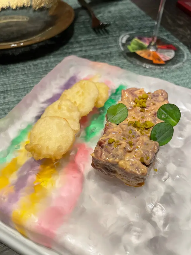 「老乾媽」M7澳洲和牛他他配炸馬蹄片