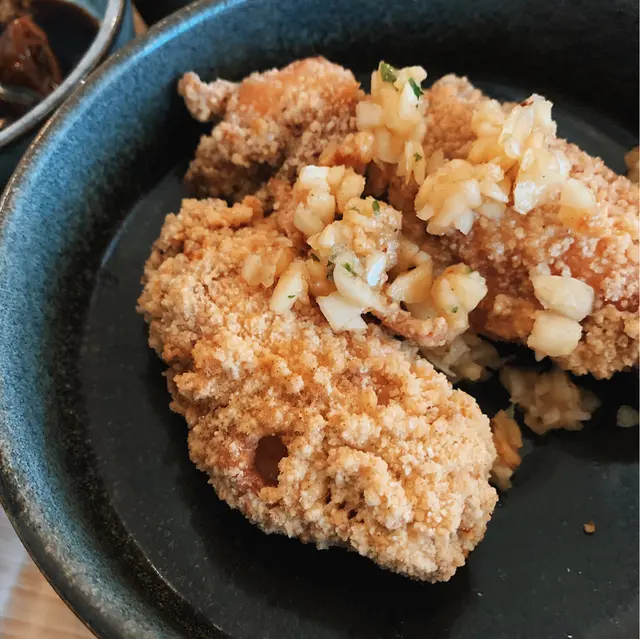 椒鹽蒜香雞翼 (2隻)