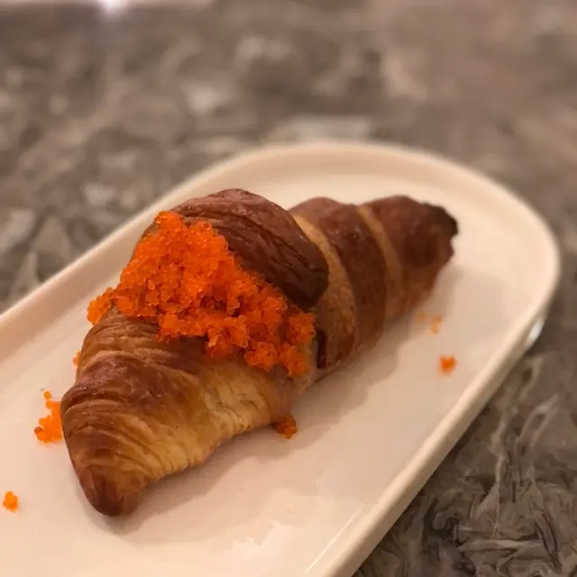 爆漿蟹羔牛角包