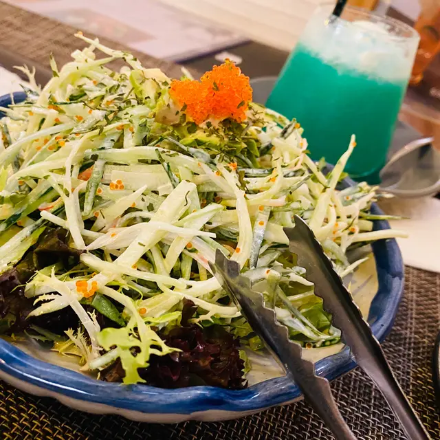 牛油果蟹子沙律