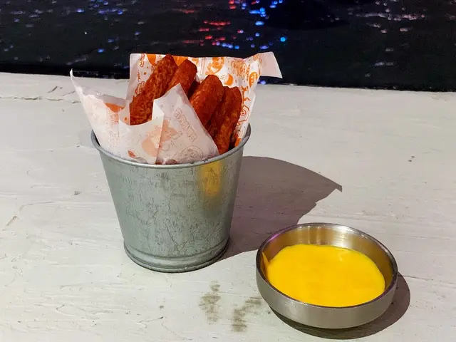 炸午餐肉條配芝士醬