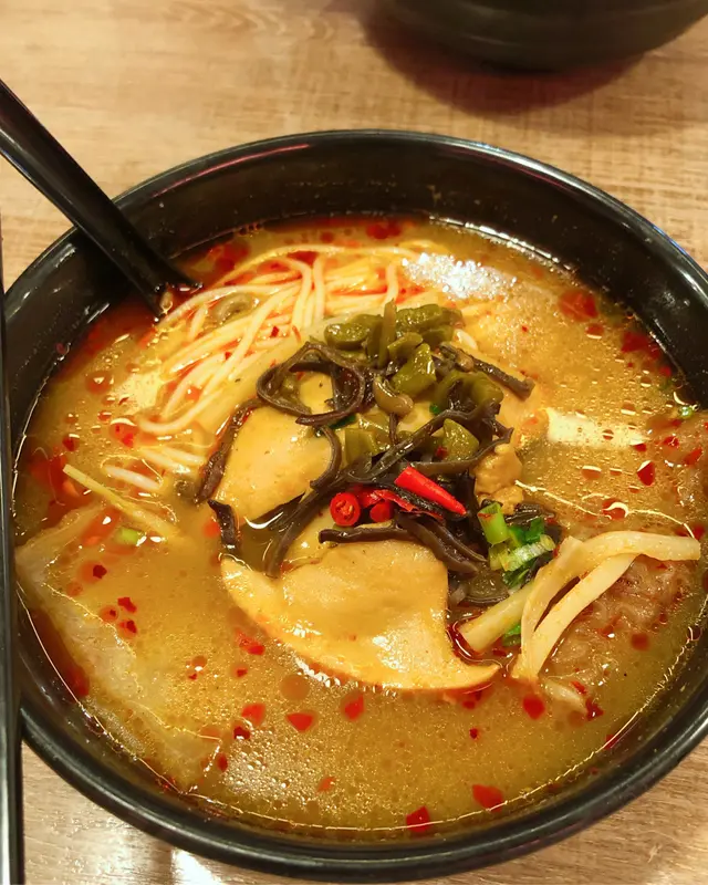 螺酸湯豬皮螺片米線