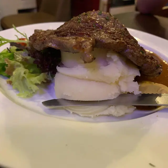 炭燒美國草飼肉眼牛扒配薯菜