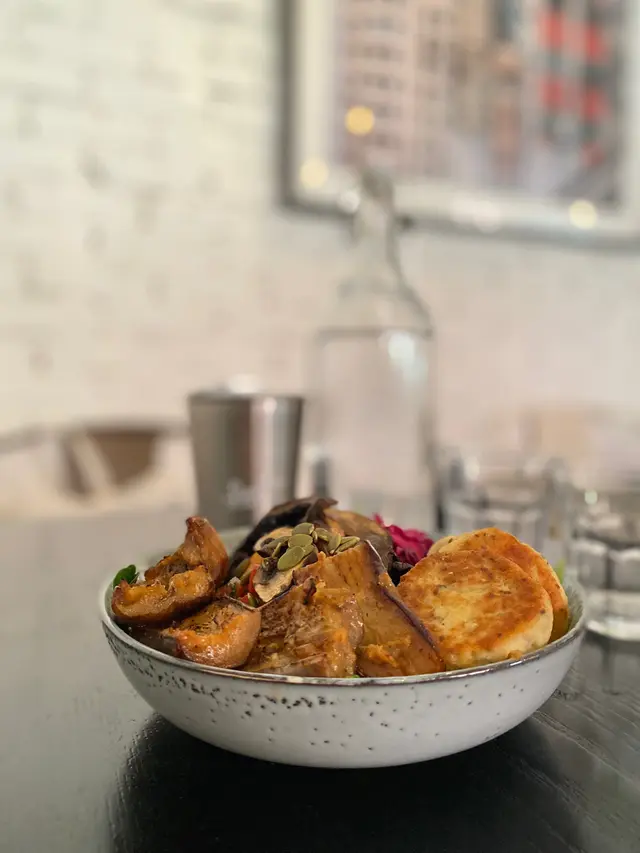 Make  Your  Own  Fama  Bowl