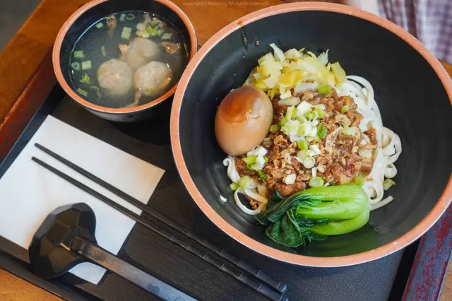 魯肉乾拌麵+貢丸湯