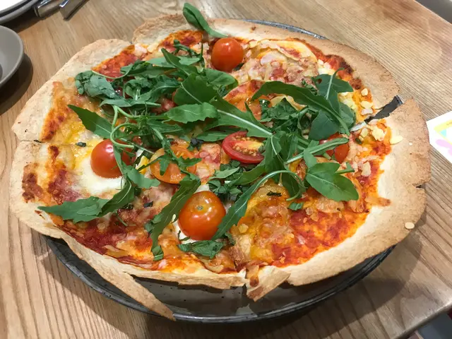 蕃茄自家製水牛芝士薄餅