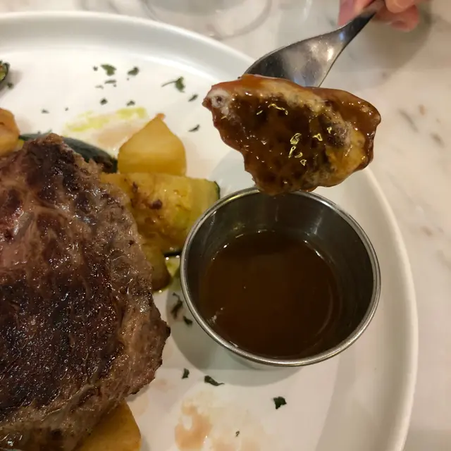 [B7] 安格斯肉眼扒 配薯菜