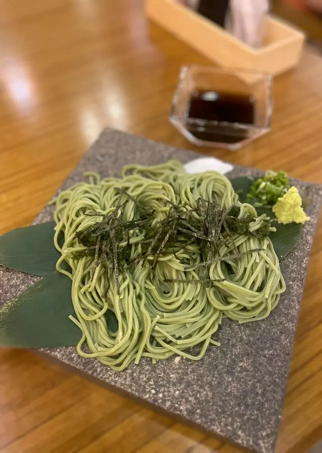 海葡萄綠茶冷麵