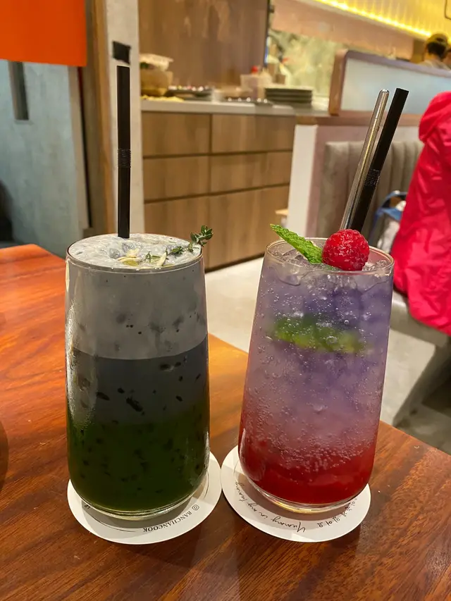 科學怪人之夜(竹炭抹茶), 士多啤梨紅桑子梳打