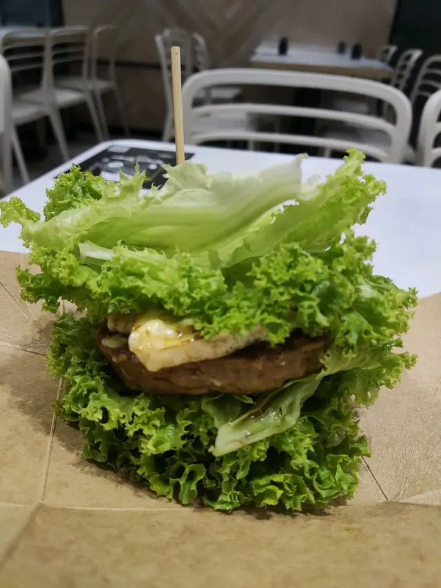 布里芝士牛肉漢堡包