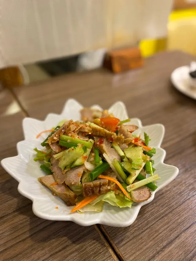 酸辣豬頸肉沙律