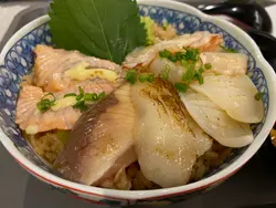 火炙魚生丼