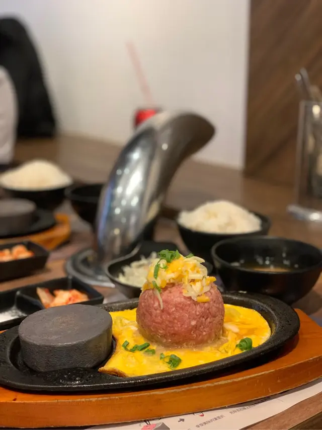 芝士蛋和牛漢堡扒