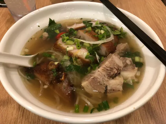 牛腩片香茅豬扒湯金邊（牛湯）