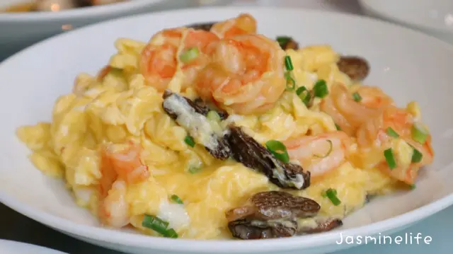 羊肚菌海蝦炒滑蛋 