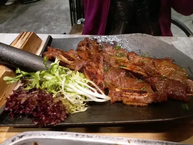 燒牛肋骨