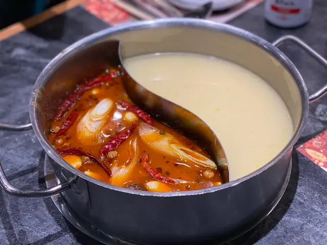 金寶忌廉周打蜆湯、麻辣湯