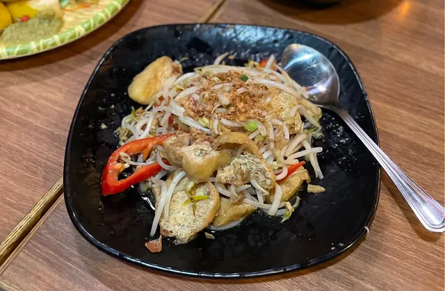 鹹魚炒二寶芽菜