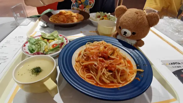 加普通沙律加$8