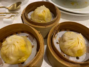 蟹粉小笼包