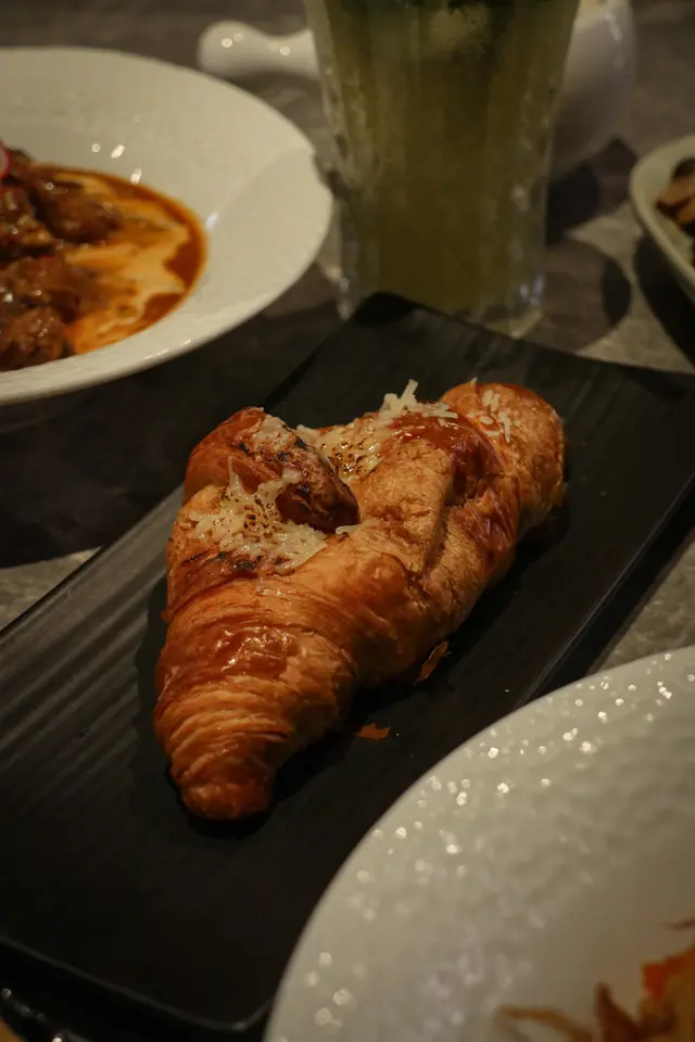 法式龍蝦湯流心牛角包