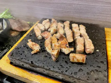 美国极黑豚