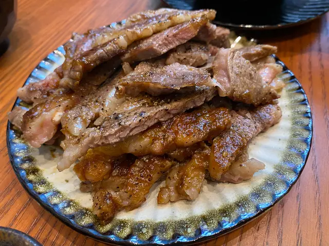 重量級燒牛排盛丼