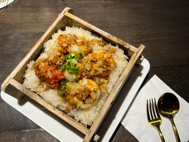 蒜香海鮮籠仔糯米飯