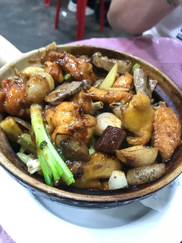 啫啫雞煲