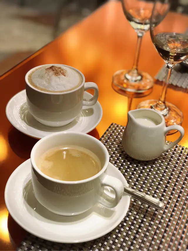 亦可選 Cappuccino，為整頓晚餐劃下完美的句號