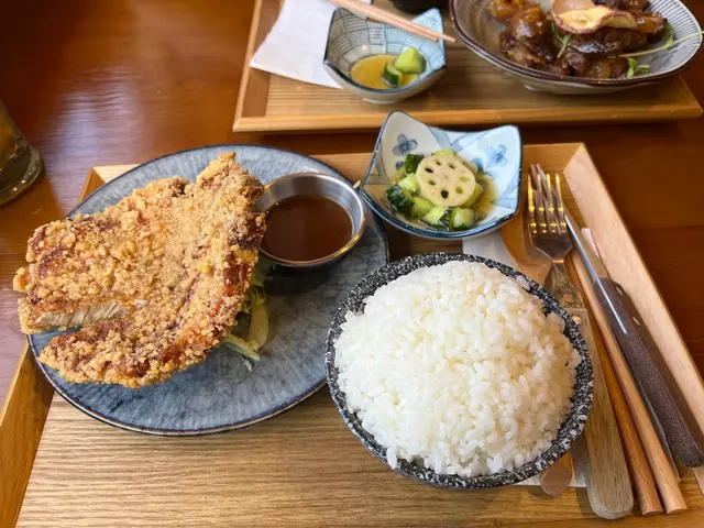 酥炸排骨飯