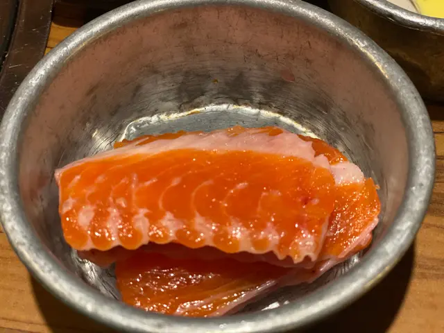 又話三文魚頭，為什麼變成三文魚骨