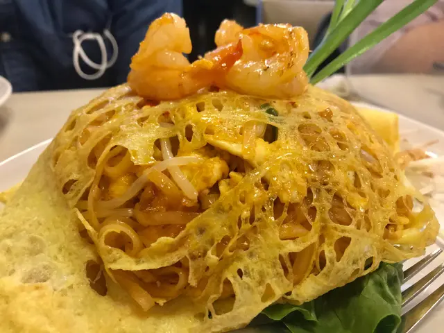 蛋包鮮蝦金邊粉