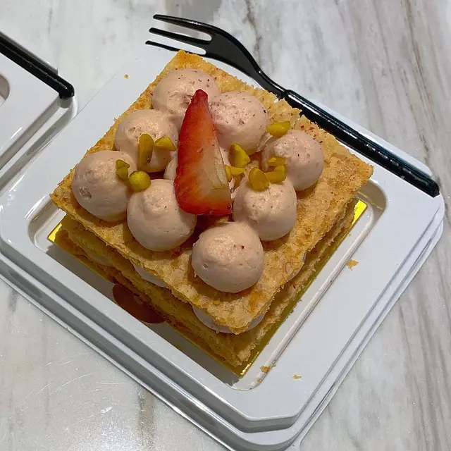 士多啤梨千層批