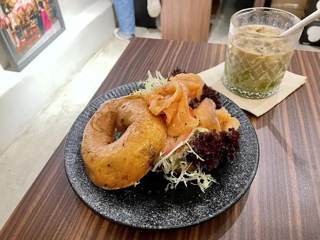 煙三文魚手工bagel 