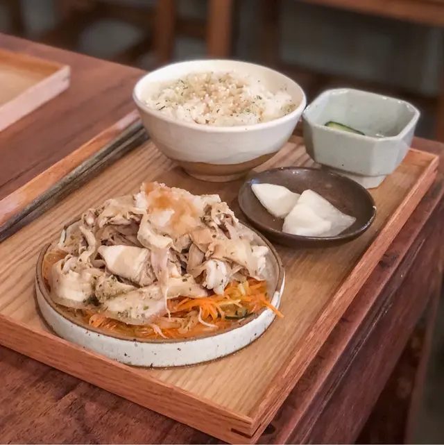 山葵涼拌豚五花配茶泡飯