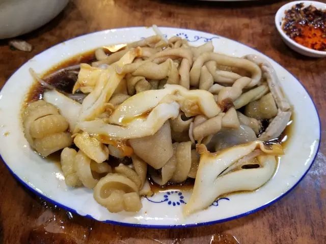 鹵水三拼: 鵝腸, 生腸, 墨魚